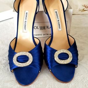 Manolo Blahnik. Size 42 (10-11). Blue satin.